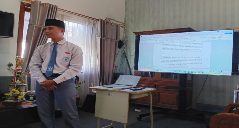 Ujian Jurnal Penelitian Ilmiah Siswa SMAIT Al Uswah Bangil lahirkan peneliti muslim muda.