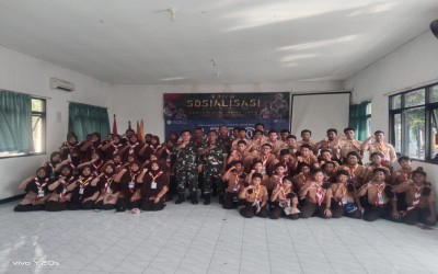 Pelatihan Kepemimpinan LDKO SMPIT SMAIT Al Uswah Bangil oleh Anggota Koramil 0819/10 Bangil