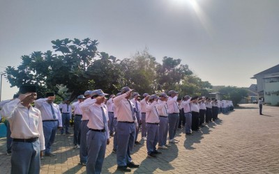 Maju Bersama Indonesia Raya menjadi tema Upacara peringatan Hari Sumpah Pemuda di SMPIT-SMAIT Al Uswah Bangil