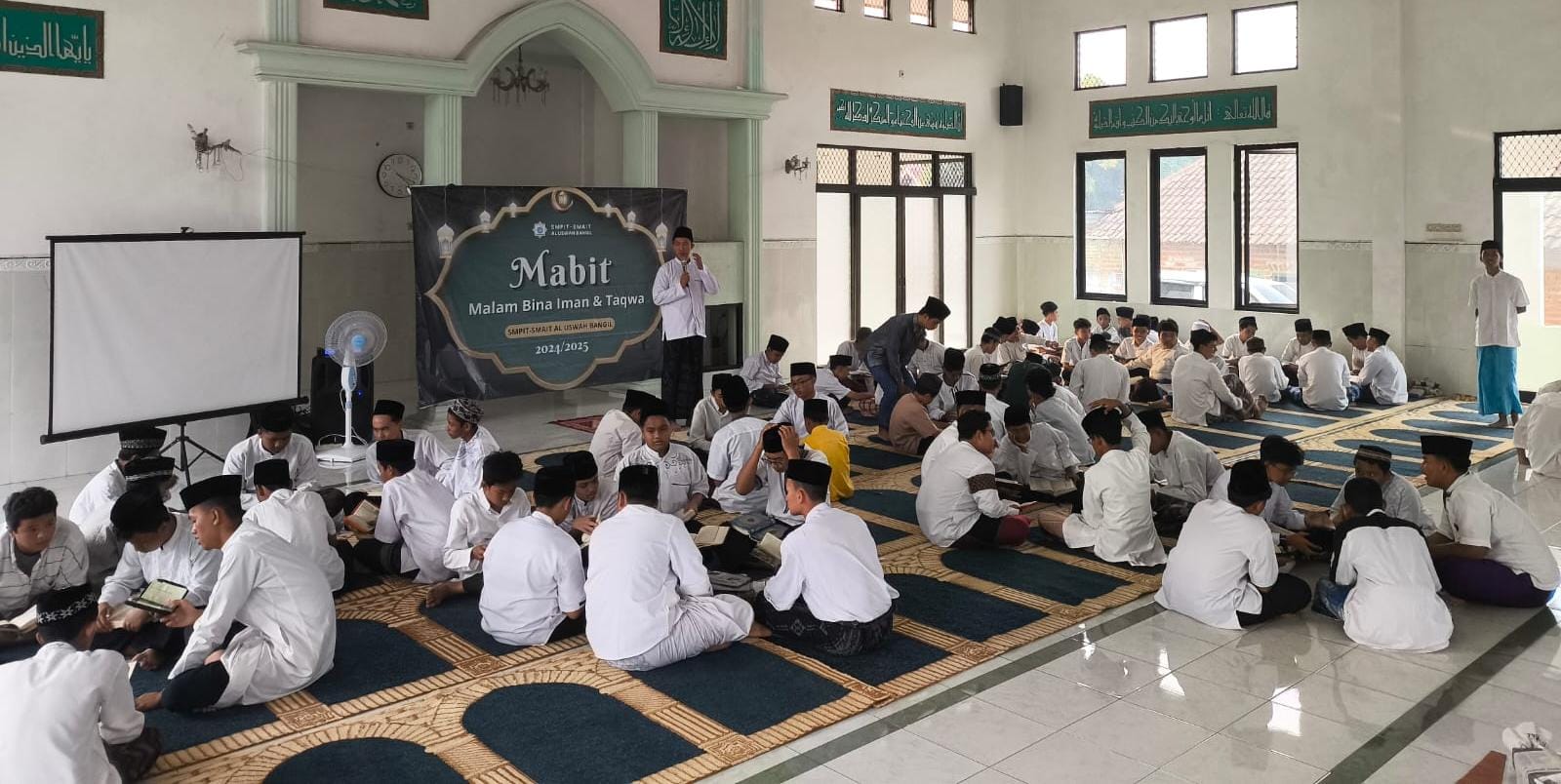 Mabit Putra di Masjid Shikh Mahmood sebagai bentuk refleksi spiritual para siswa Al Uswah Bangil | SMPIT - SMAIT AL USWAH BANGIL
